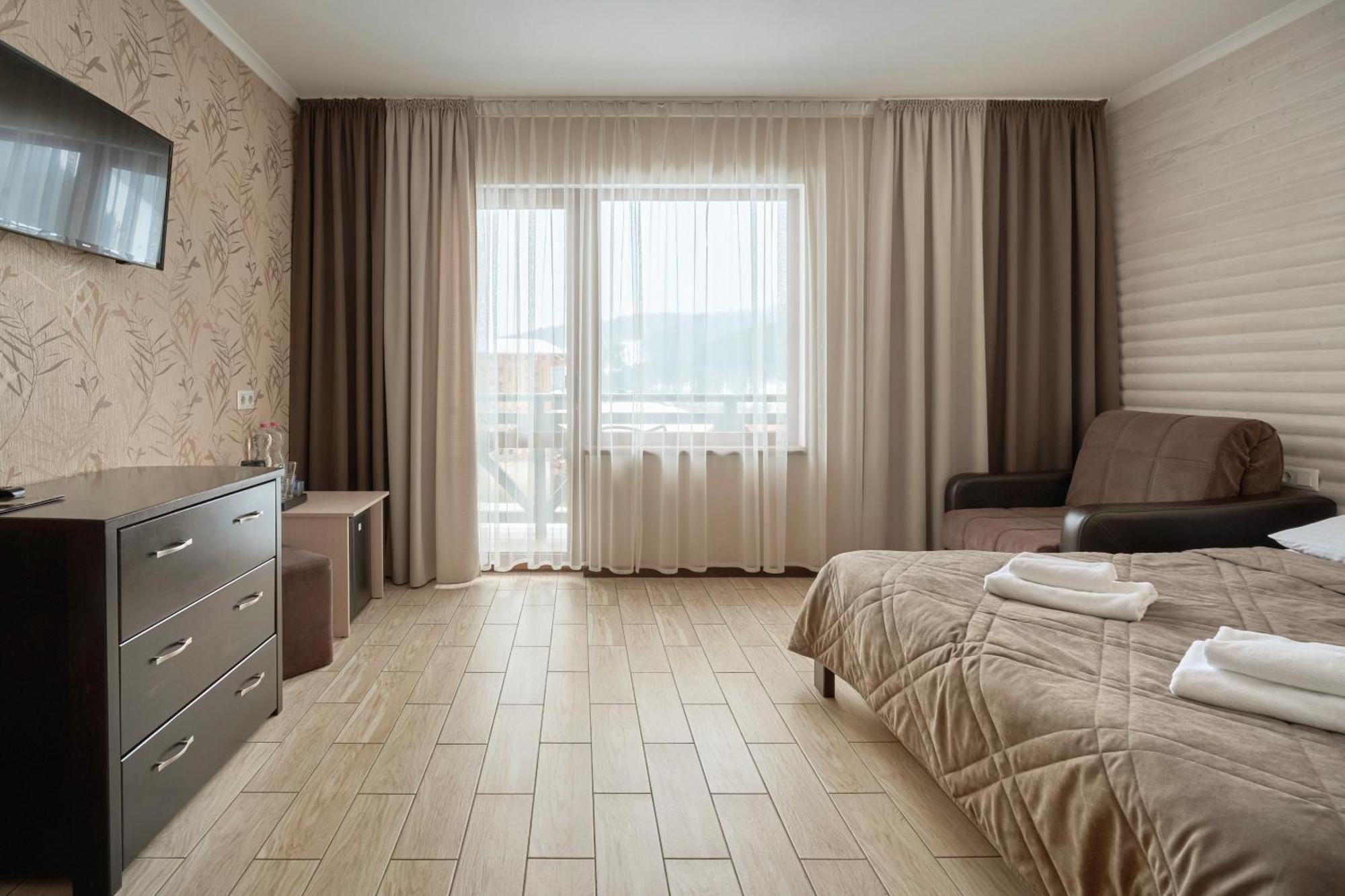 Zaporizʹka Sich Hotel Boekovel Buitenkant foto