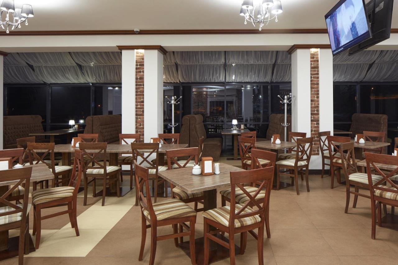Zaporizʹka Sich Hotel Boekovel Buitenkant foto
